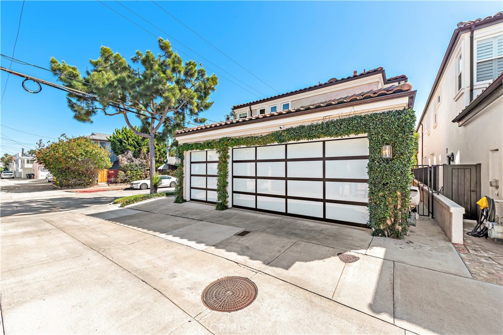 Corona del Mar South of PCH (CDMS) - Residential