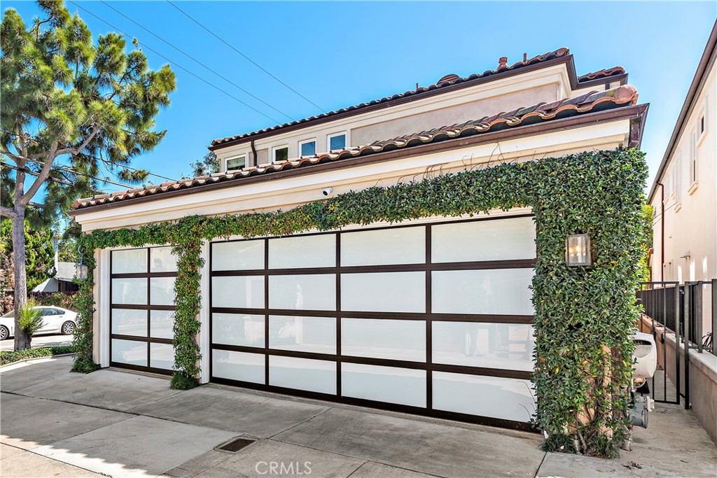 Corona del Mar South of PCH (CDMS) - Residential