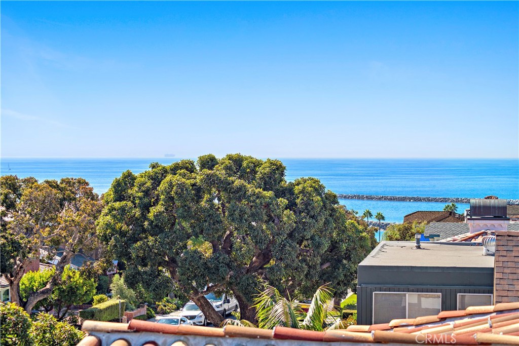 Corona del Mar South of PCH (CDMS) - Residential