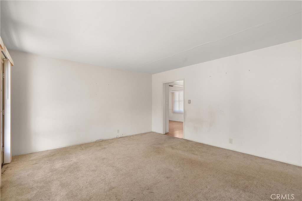 4917 Verdura Avenue