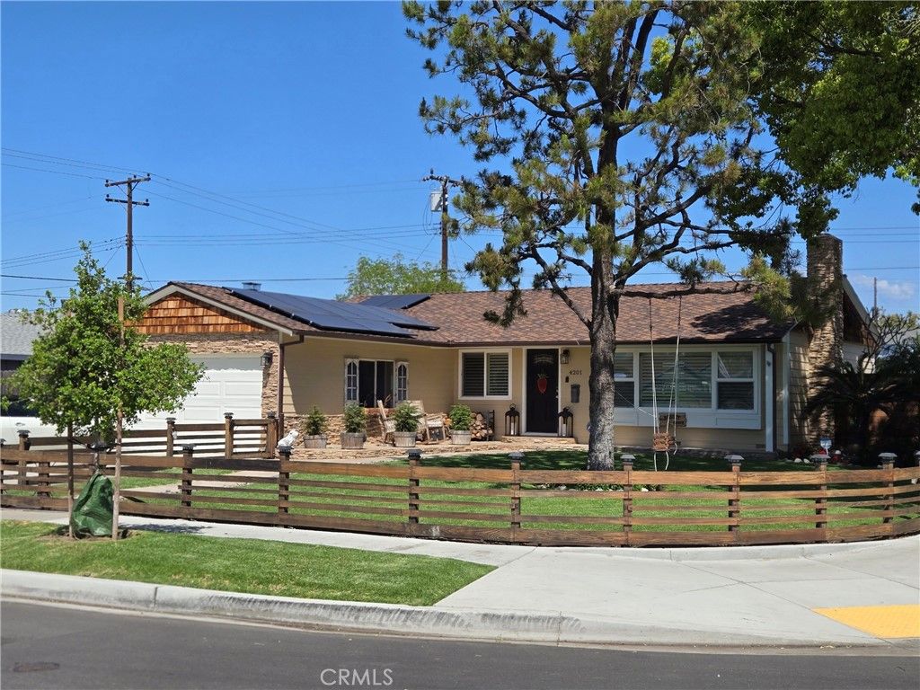 listing image 0