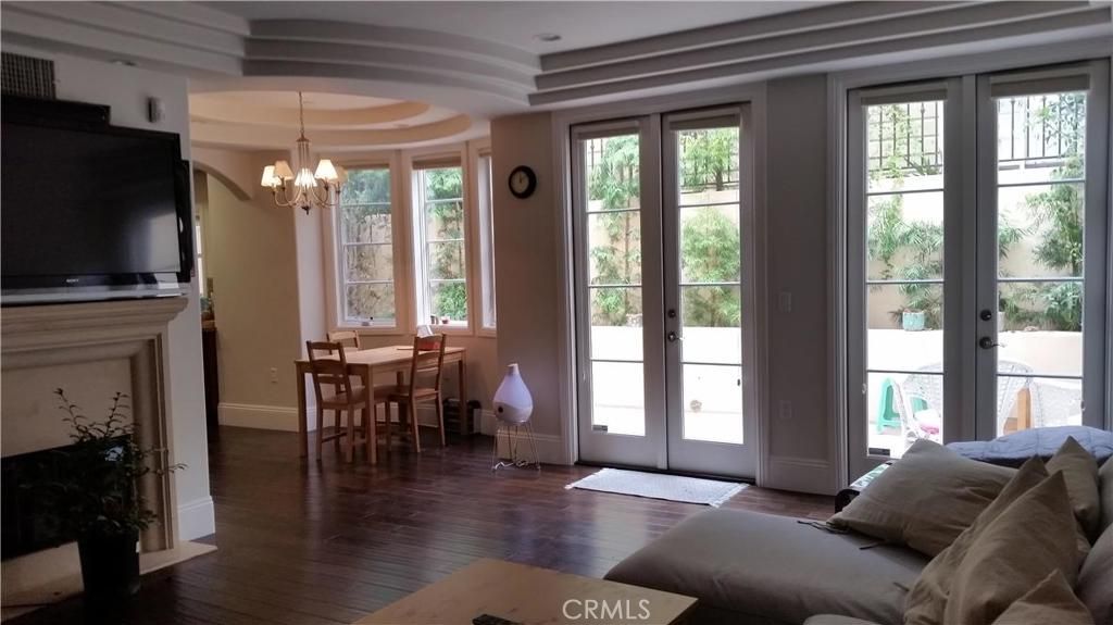 listing image 130720760385719522662
