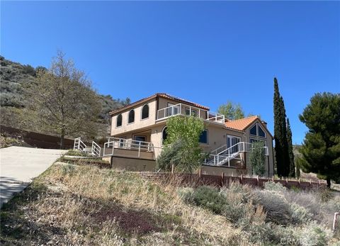 A home in Leona Valley