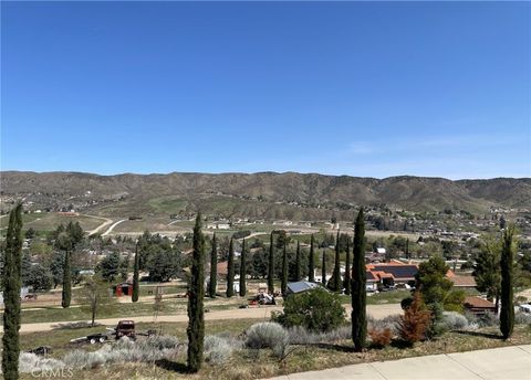 A home in Leona Valley