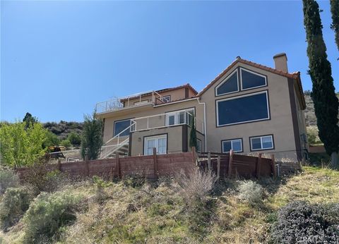A home in Leona Valley