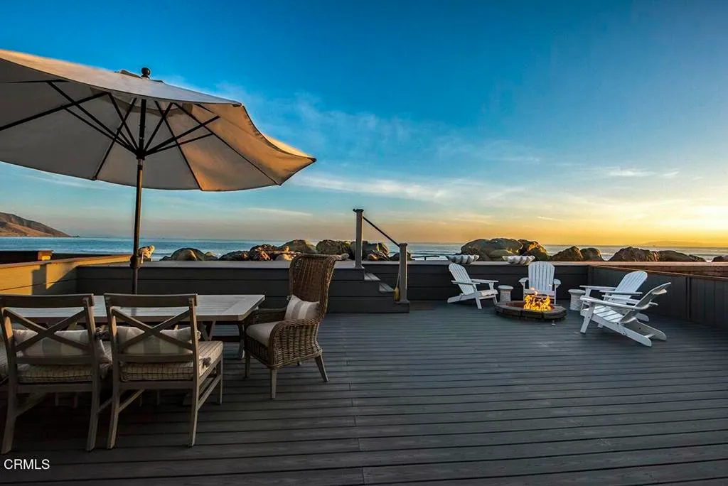 Ventura, California 93001, United States, 2 Bedrooms Bedrooms, ,2 BathroomsBathrooms,Residential,Active,8260