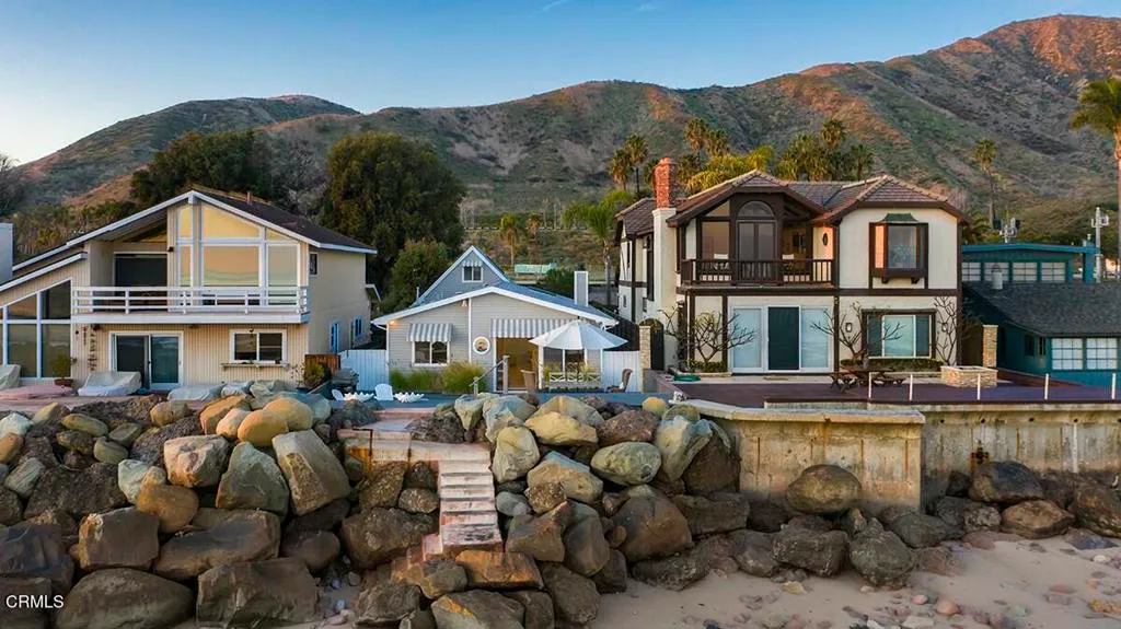 Ventura, California 93001, United States, 2 Bedrooms Bedrooms, ,2 BathroomsBathrooms,Residential,Active,8260