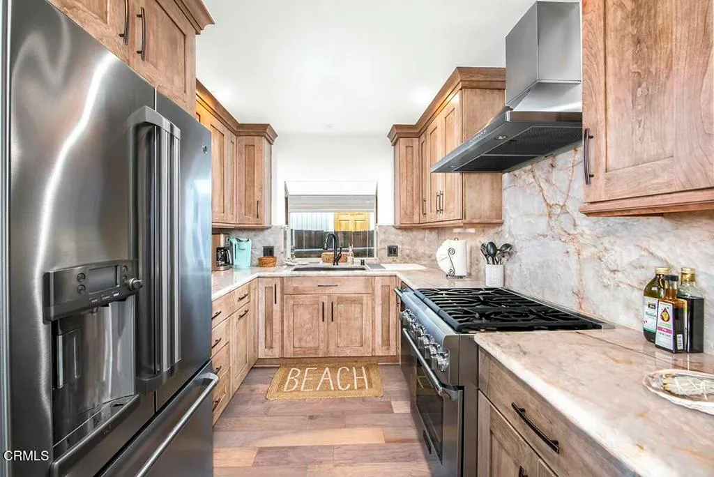 Ventura, California 93001, United States, 2 Bedrooms Bedrooms, ,2 BathroomsBathrooms,Residential,Active,8260