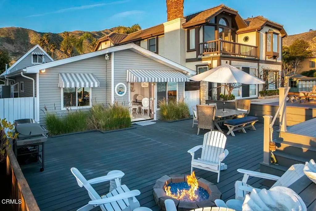 Ventura, California 93001, United States, 2 Bedrooms Bedrooms, ,2 BathroomsBathrooms,Residential,Active,8260