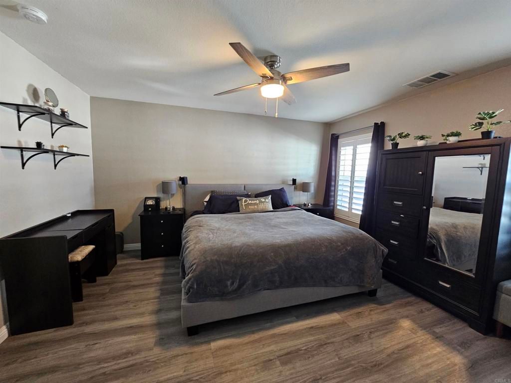 listing image 130723315504071524514