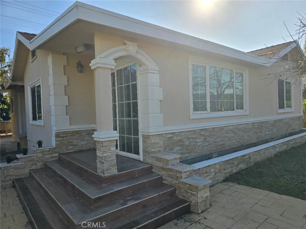 612 W Ramona Road