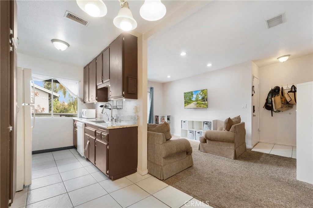 listing image 130729364570073008868