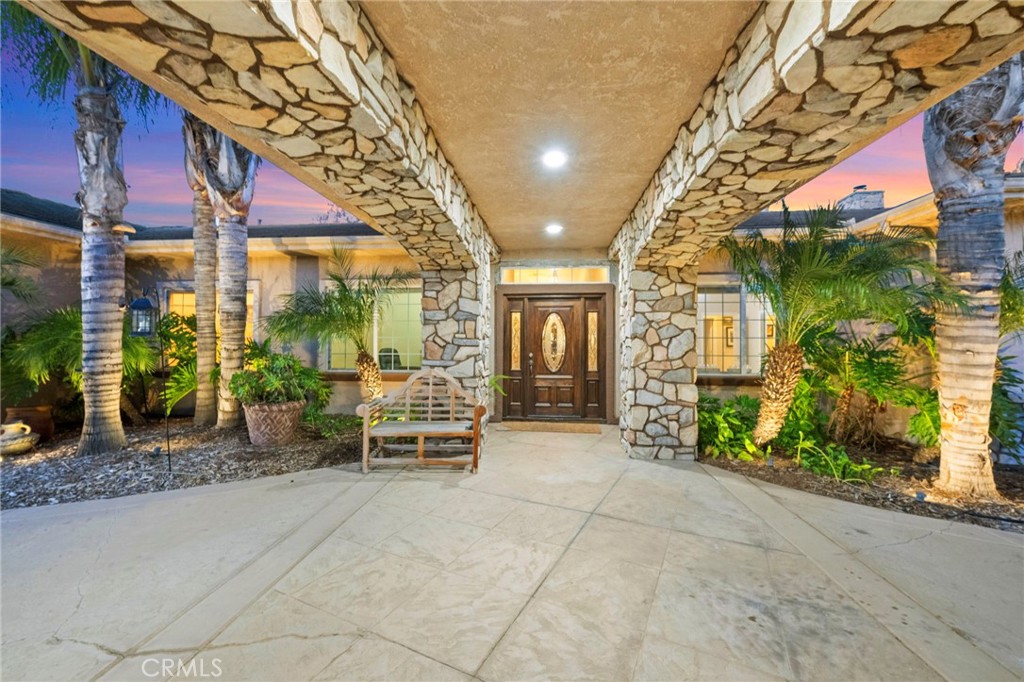 37380 Avenida Chapala