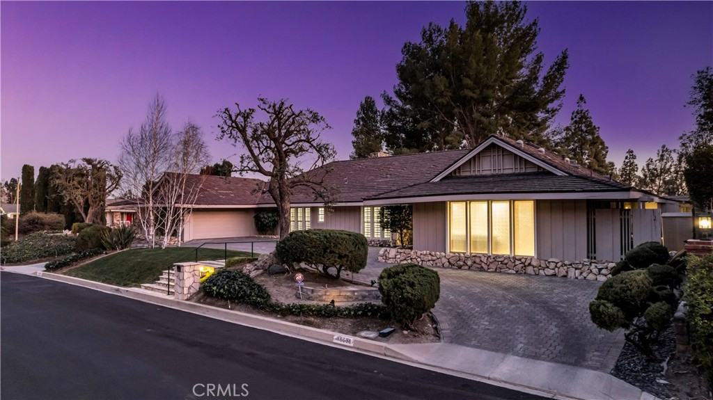 Properties 3 16630 Demaret Place