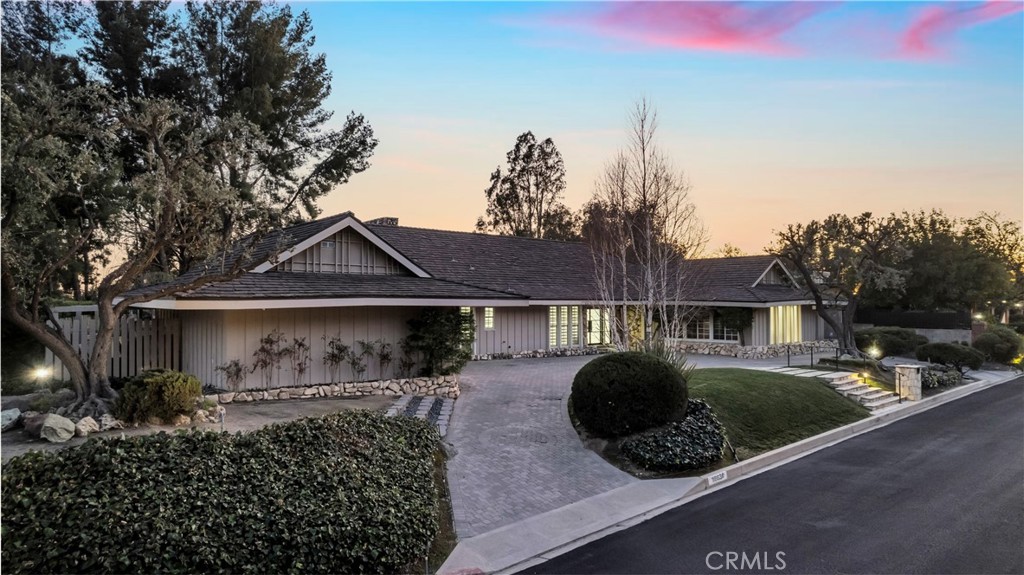 Properties 2 16630 Demaret Place