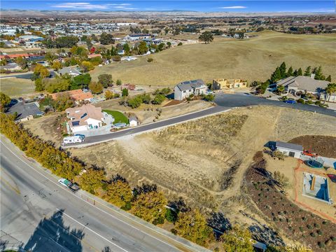 1225 Kapareil Lane Paso Robles CA 93446