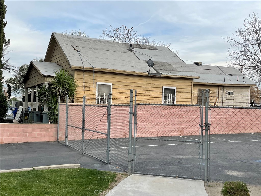860 S Waterman Avenue