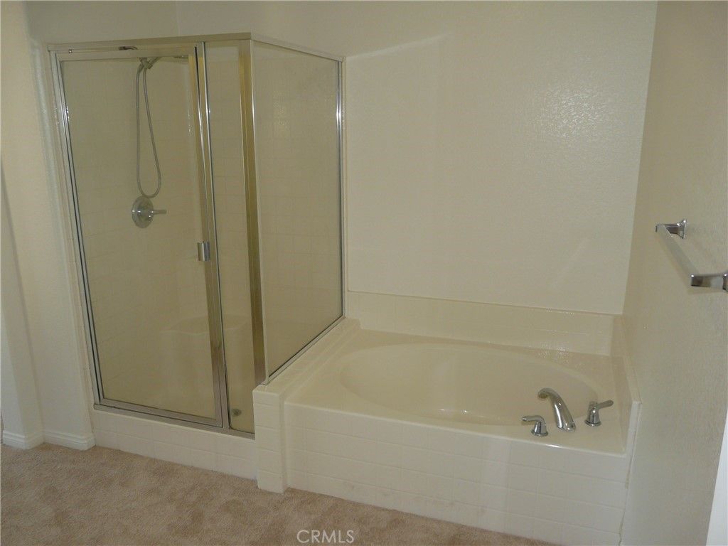 listing image 130725679268080642075