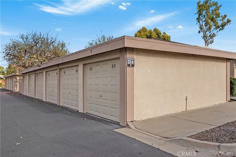 A home in La Mirada