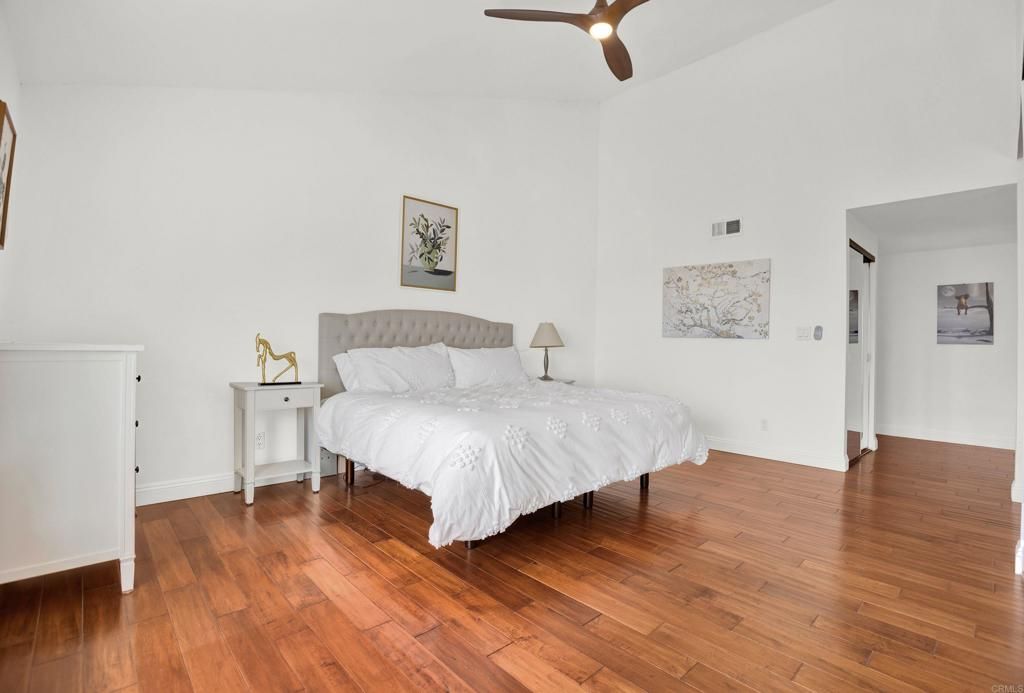 listing image 130721635648322517283