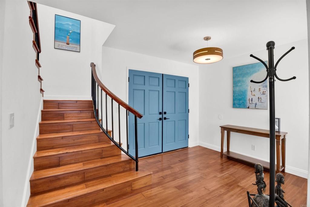 listing image 130725323387704053371