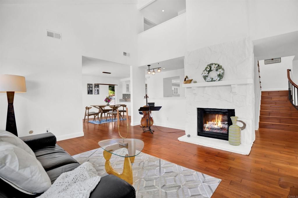 listing image 130724375143901344124