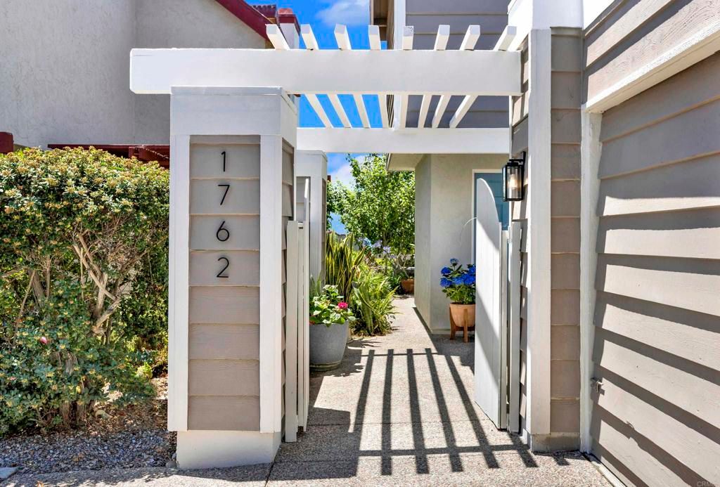 listing image 130727248423312297699