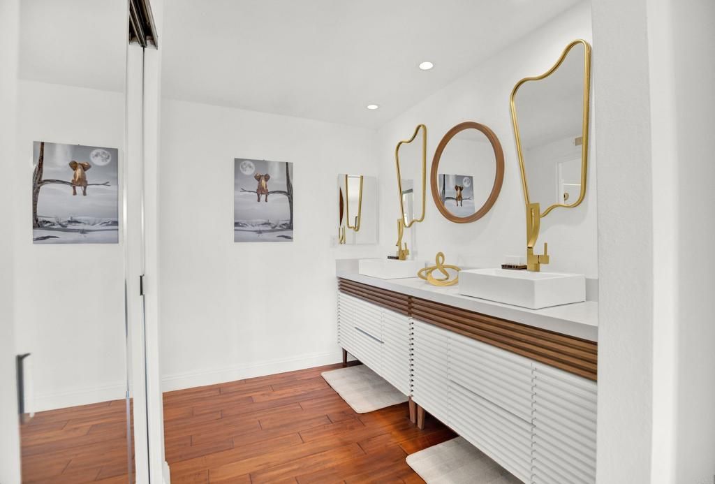 listing image 130720890203978861920