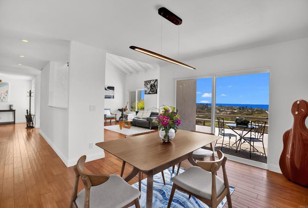 listing image 130729614709459386305