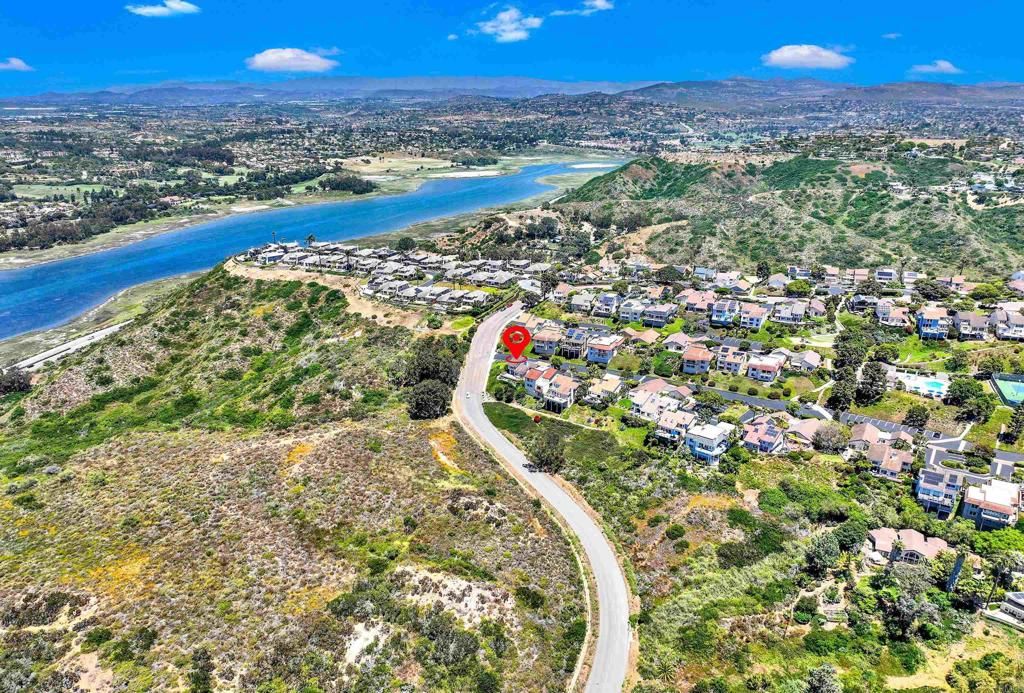 listing image 130726756492649580369