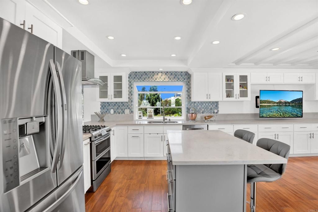 listing image 130725386488008002595
