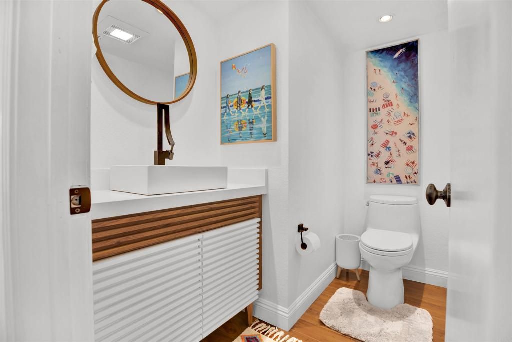 listing image 130729811753352640024