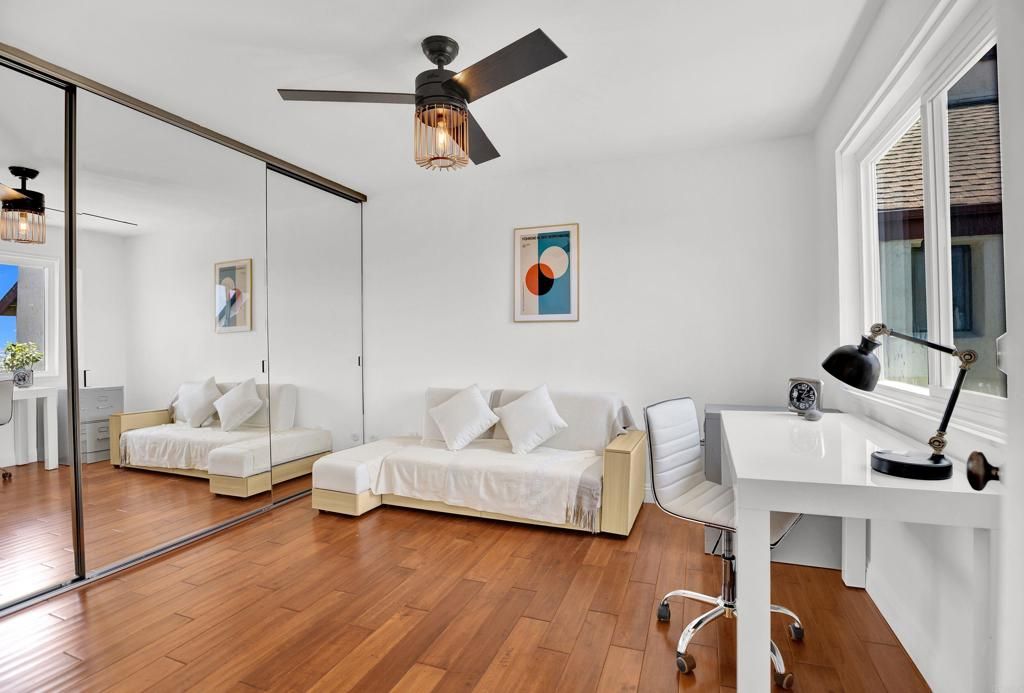 listing image 130727535510352670065