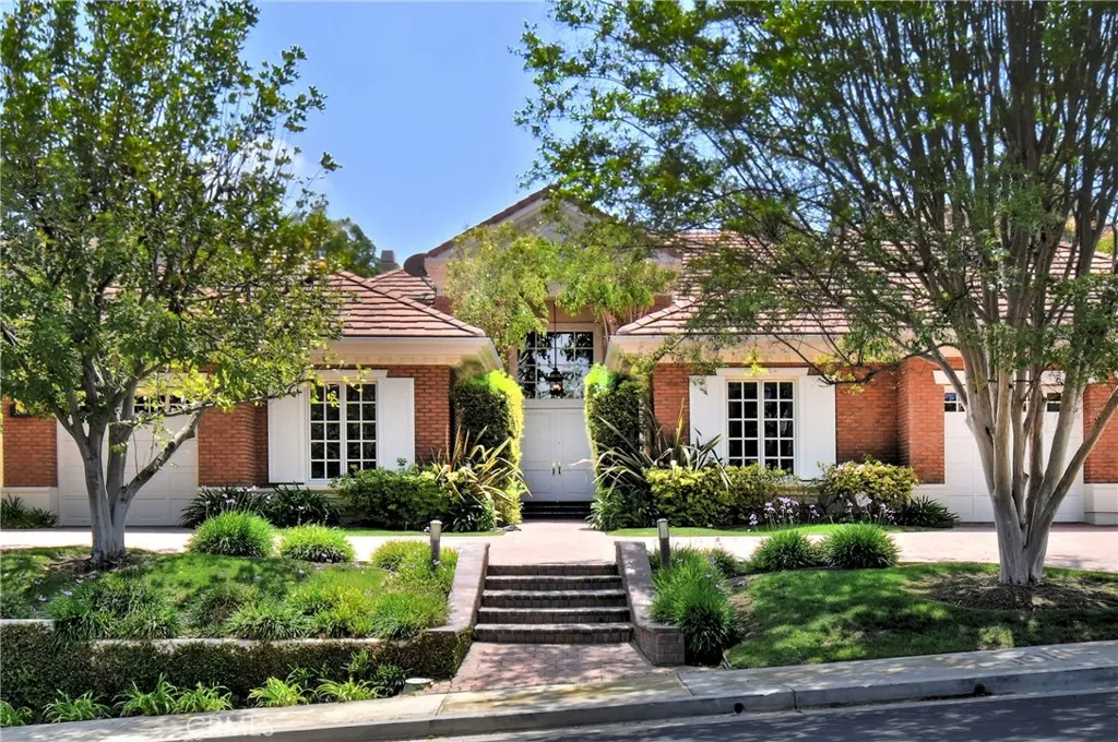 Tarzana, California 91356, United States, 4 Bedrooms Bedrooms, ,5 BathroomsBathrooms,Residential,Active,55850