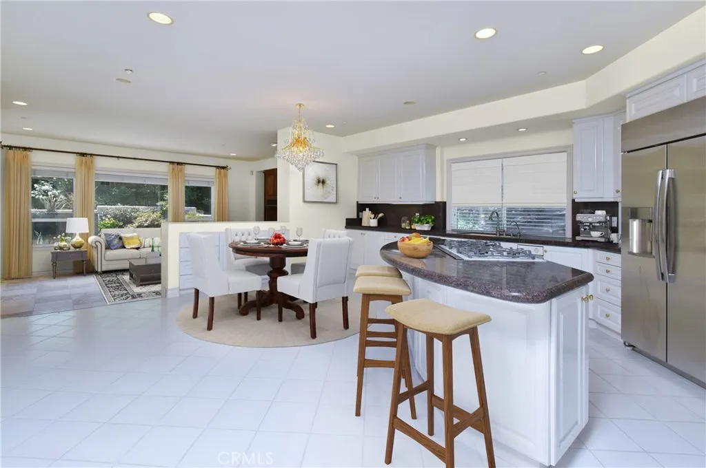 Tarzana, California 91356, United States, 4 Bedrooms Bedrooms, ,5 BathroomsBathrooms,Residential,Active,55850