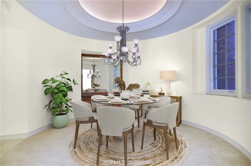 Tarzana, California 91356, United States, 4 Bedrooms Bedrooms, ,5 BathroomsBathrooms,Residential,Active,55850