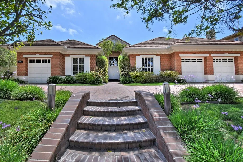 Tarzana, California 91356, United States, 4 Bedrooms Bedrooms, ,5 BathroomsBathrooms,Residential,Active,55850