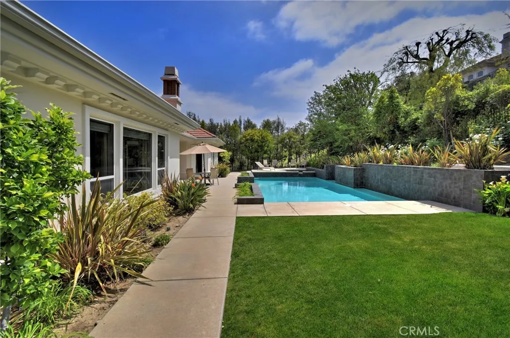 Tarzana, California 91356, United States, 4 Bedrooms Bedrooms, ,5 BathroomsBathrooms,Residential,Active,55850