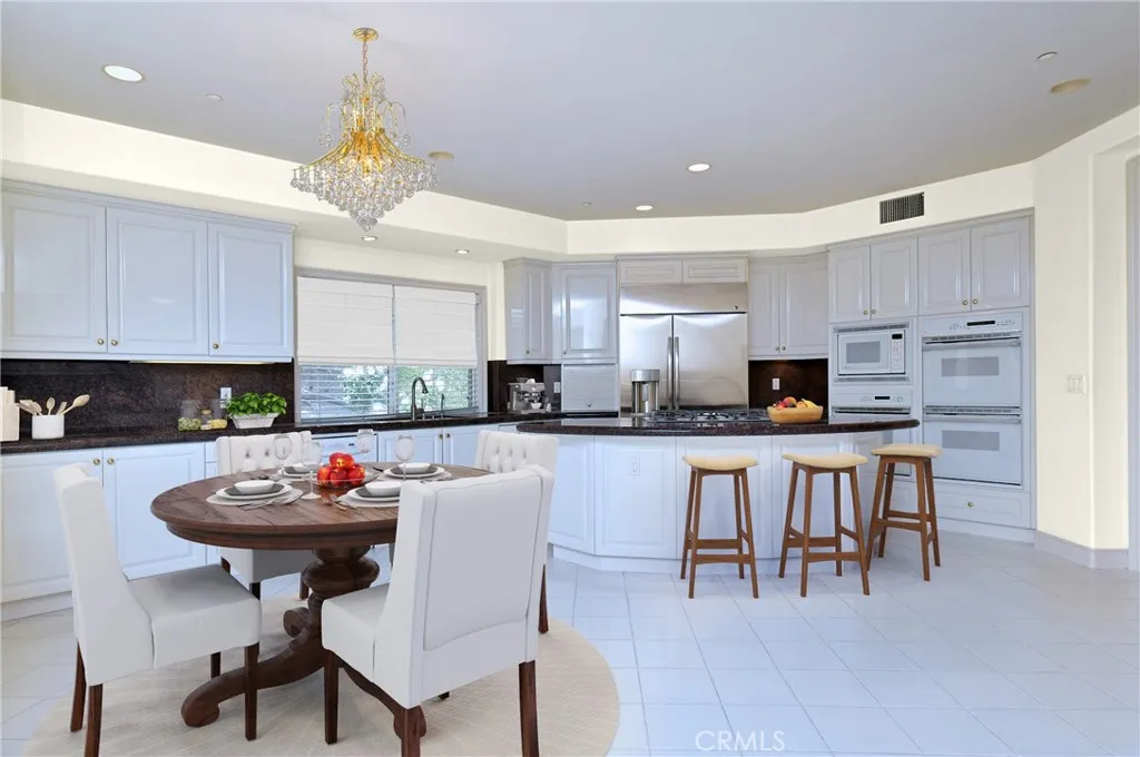 Tarzana, California 91356, United States, 4 Bedrooms Bedrooms, ,5 BathroomsBathrooms,Residential,Active,55850