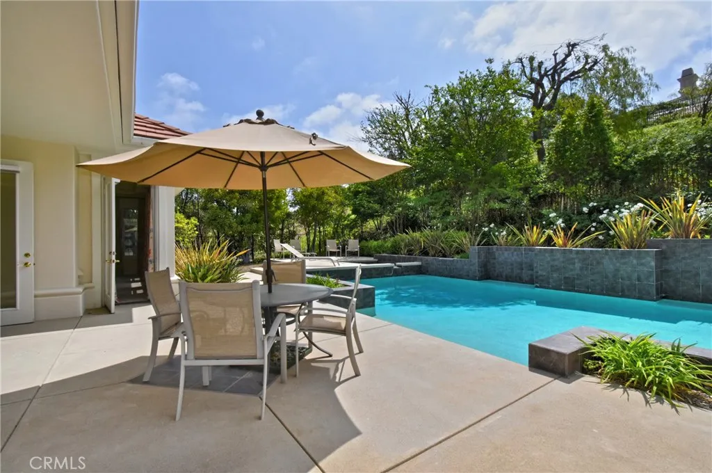 Tarzana, California 91356, United States, 4 Bedrooms Bedrooms, ,5 BathroomsBathrooms,Residential,Active,55850