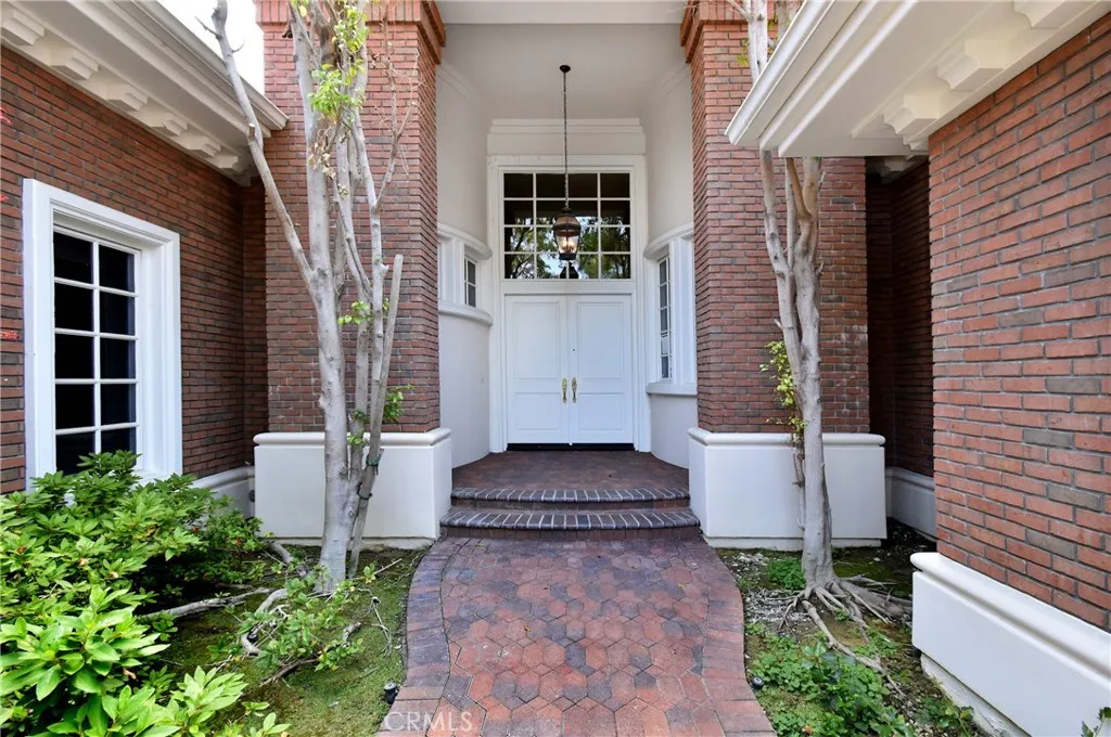 Tarzana, California 91356, United States, 4 Bedrooms Bedrooms, ,5 BathroomsBathrooms,Residential,Active,55850