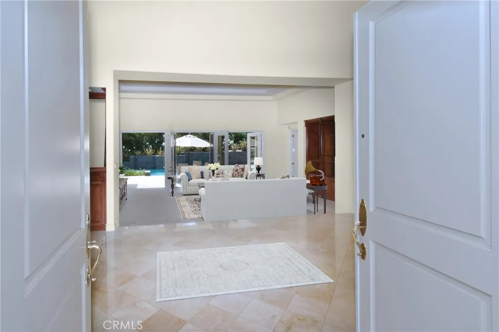 Tarzana, California 91356, United States, 4 Bedrooms Bedrooms, ,5 BathroomsBathrooms,Residential,Active,55850