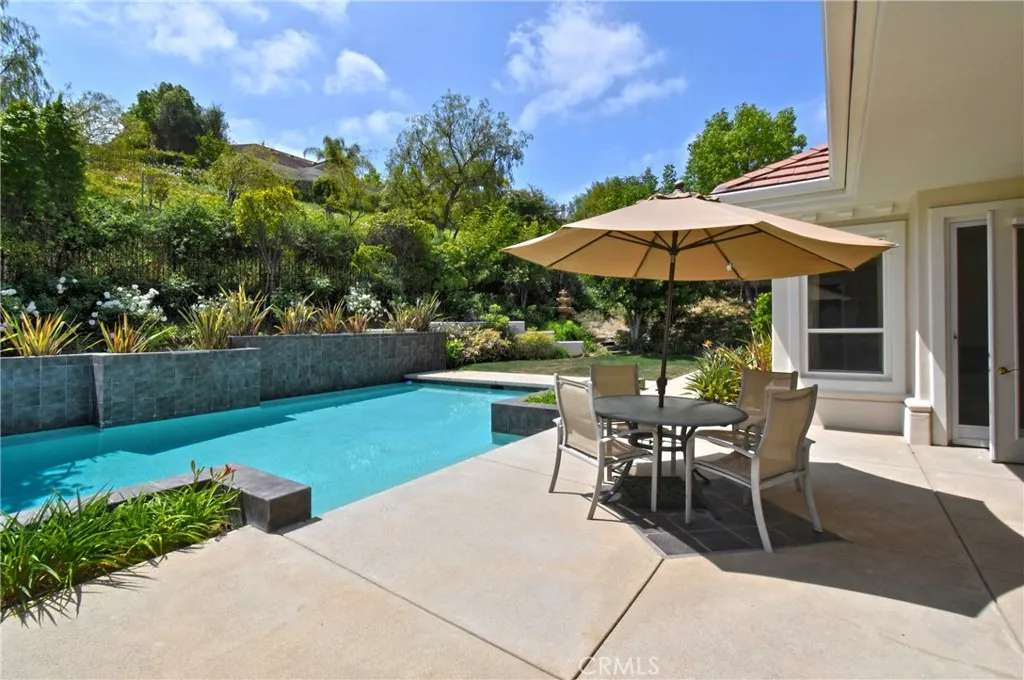 Tarzana, California 91356, United States, 4 Bedrooms Bedrooms, ,5 BathroomsBathrooms,Residential,Active,55850