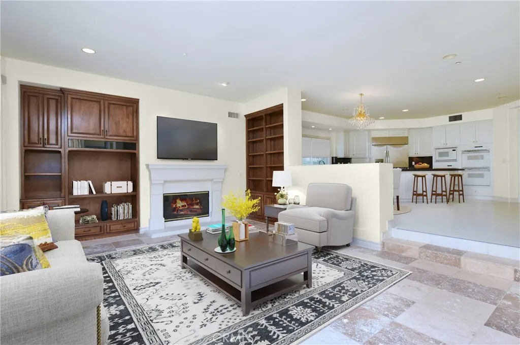 Tarzana, California 91356, United States, 4 Bedrooms Bedrooms, ,5 BathroomsBathrooms,Residential,Active,55850