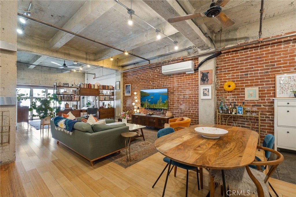 listing image 0