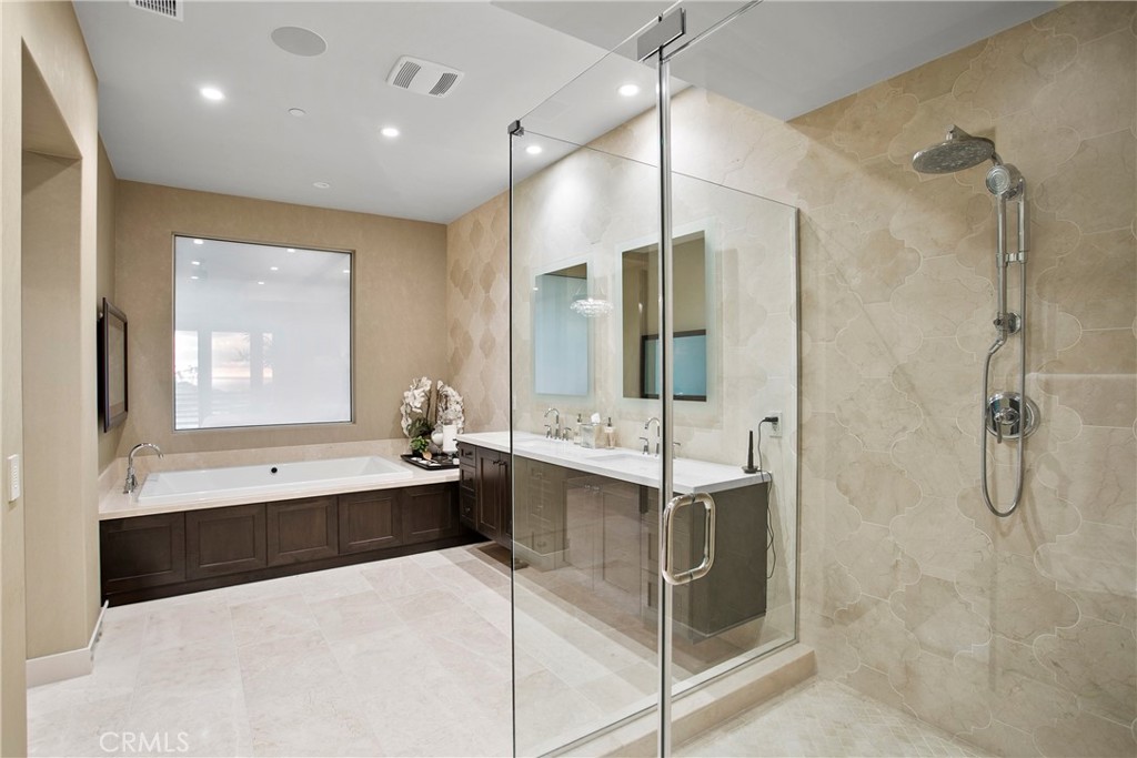 The Grand Monarch - Residential