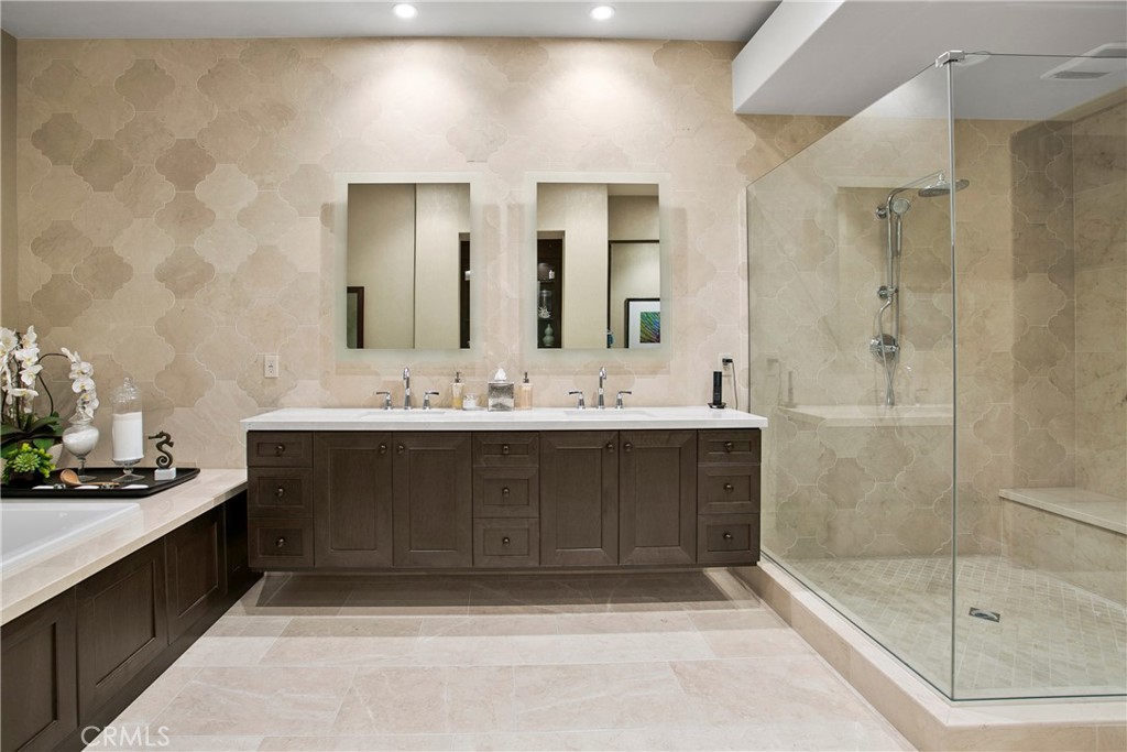 The Grand Monarch - Residential