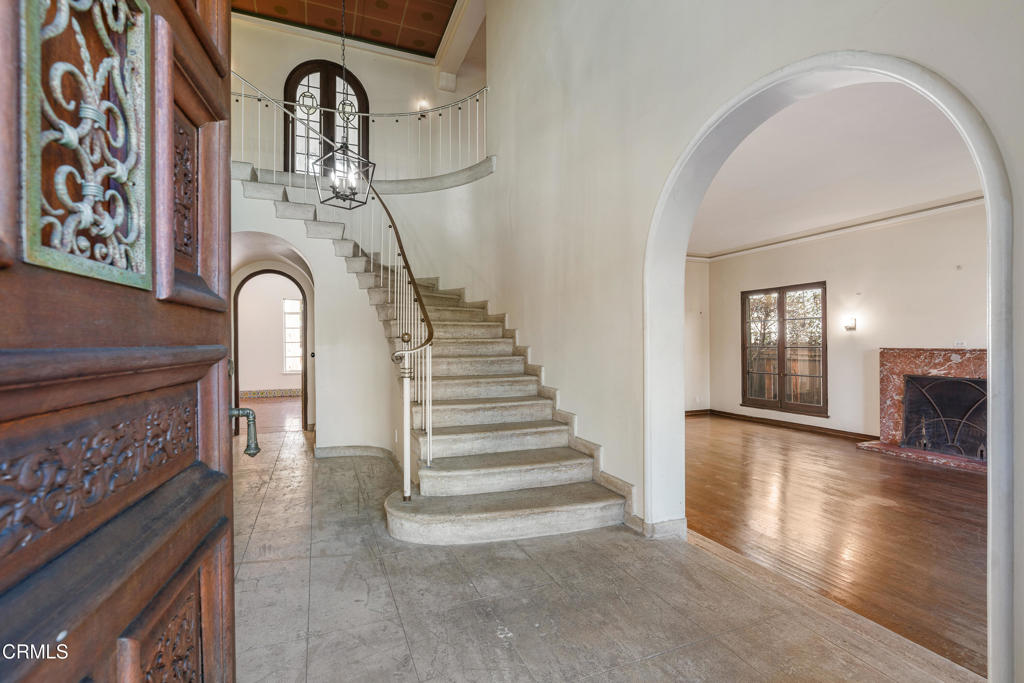 Properties 1 687 Lorraine Boulevard