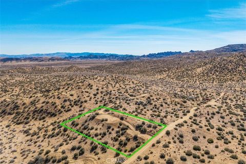 Photo of 2841 Tumbleweed Trail, Pioneertown, CA 92268 (MLS # JT25037157)