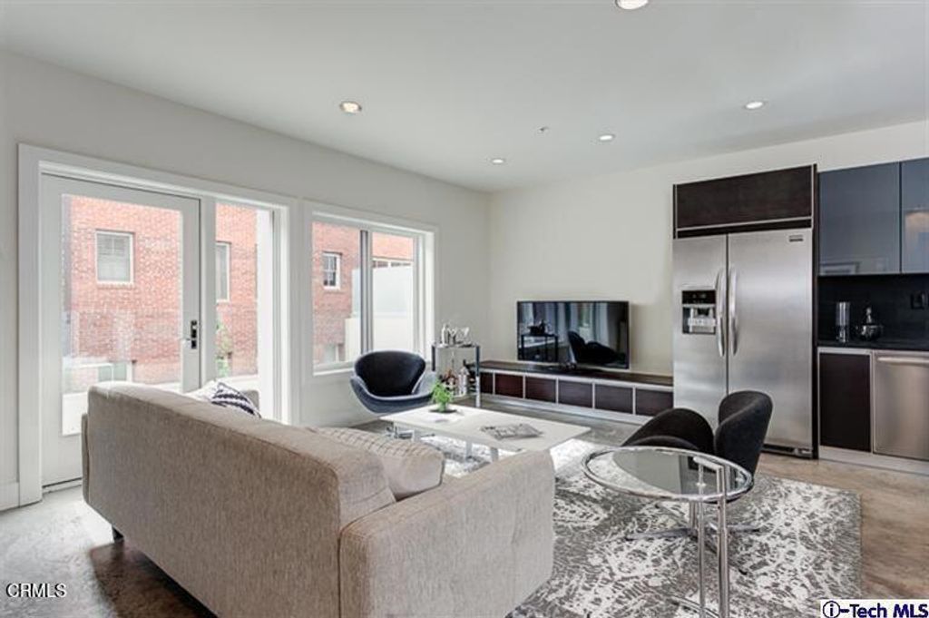 listing image 130724587461305267429
